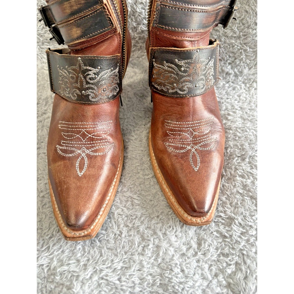Freebird Patsy Beige Leather Ankle Bootie Almond Toe Studded Buckle Straps 9